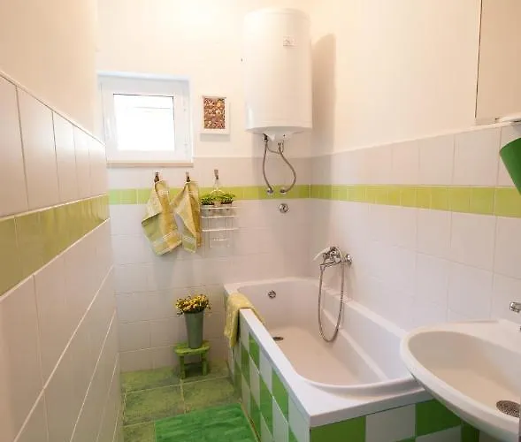 By The Sea - 13498 Apartman
